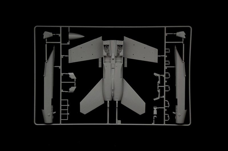 Сборная модель 1:48 истребителя-бомбардировщика F/A-18E Super Hornet ITL2791 фото