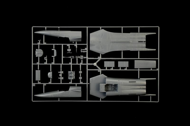 Збірна модель літака EF-111A Raven 1/72, Italeri 1235, гелікоптери та вертольоти ITL1235 фото