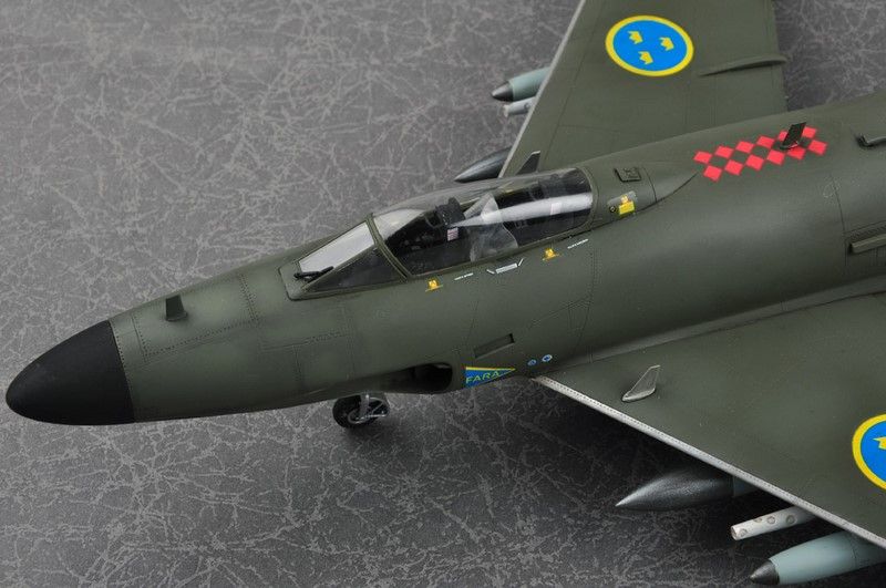 Збірна модель 1:48 винищувача J-32B/E Lansen HB81752 фото