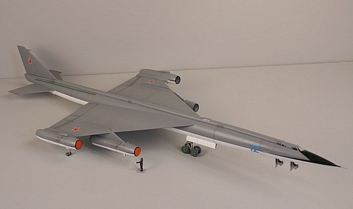 Сборная модель 1:72 бомбардировщика М-50 AMO72016 фото