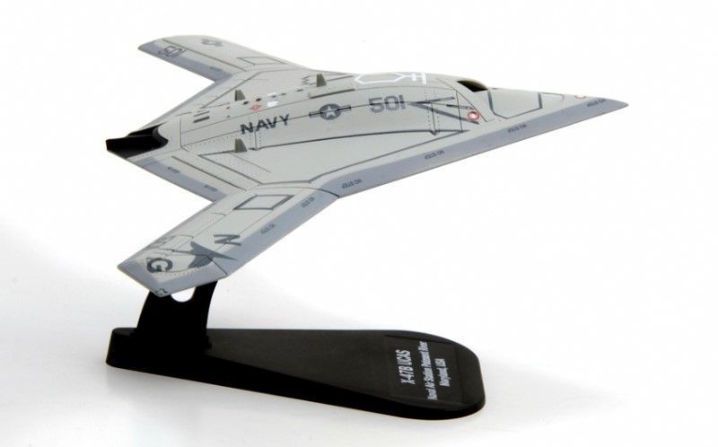 Збірна модель Italeri x-47B - 1:72 масштабна з пластику, гелікоптери та вертольоти ITL1421 фото